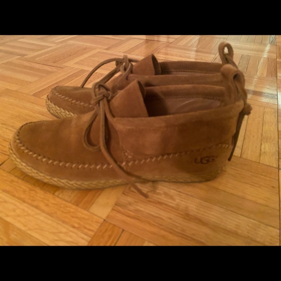Ugg moccasins - Picture 2 of 4